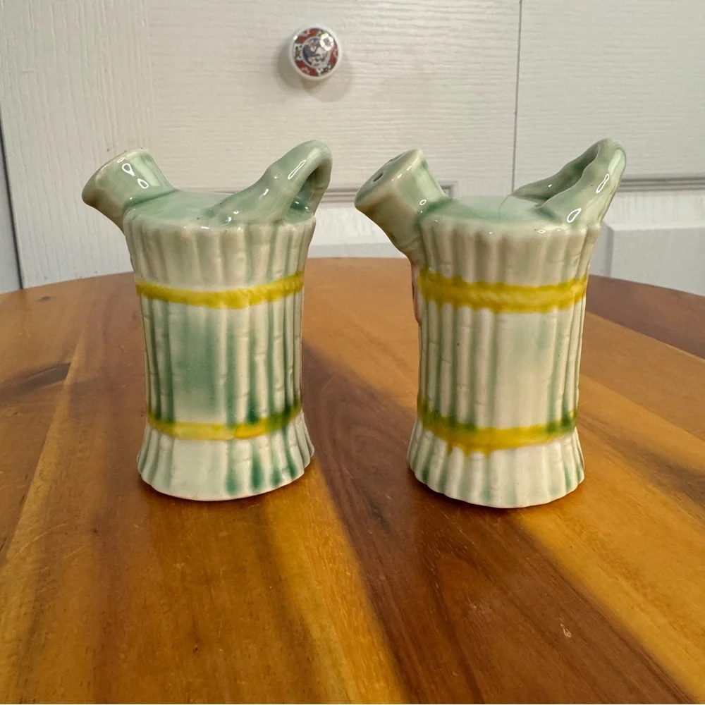 Vintage‎ hay bale watering can salt and pepper shaker set